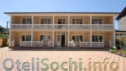 Солнечная территория отеля в Сочи «Дон»