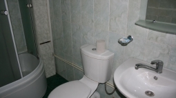 Белая Волна мини-гостиница, сан. узел - Номера в Сочи, с душем и туалетом, телевизором и кондиционером.