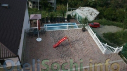 Спортивная площадка с детской горкой в отеле в Сочи «Виамонд»